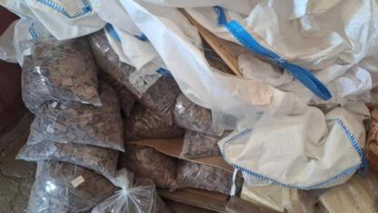 Uşak'ta 30 ton bozulmuş gıda ürünü ele geçirildi