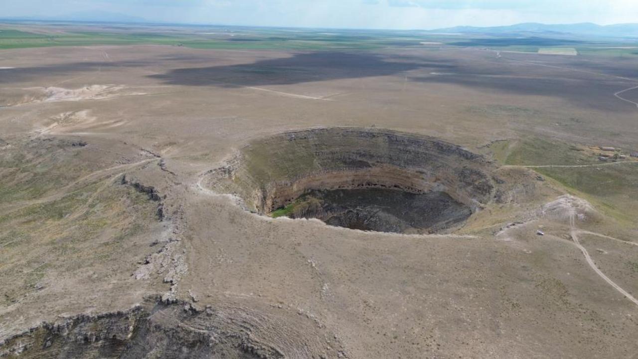 Yağışlar Konya'daki o göle bereket getirmedi; damla su yok