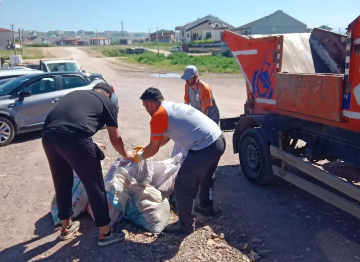 İnegöl Belediyesi iki günde 400 ton kurban atığı topladı