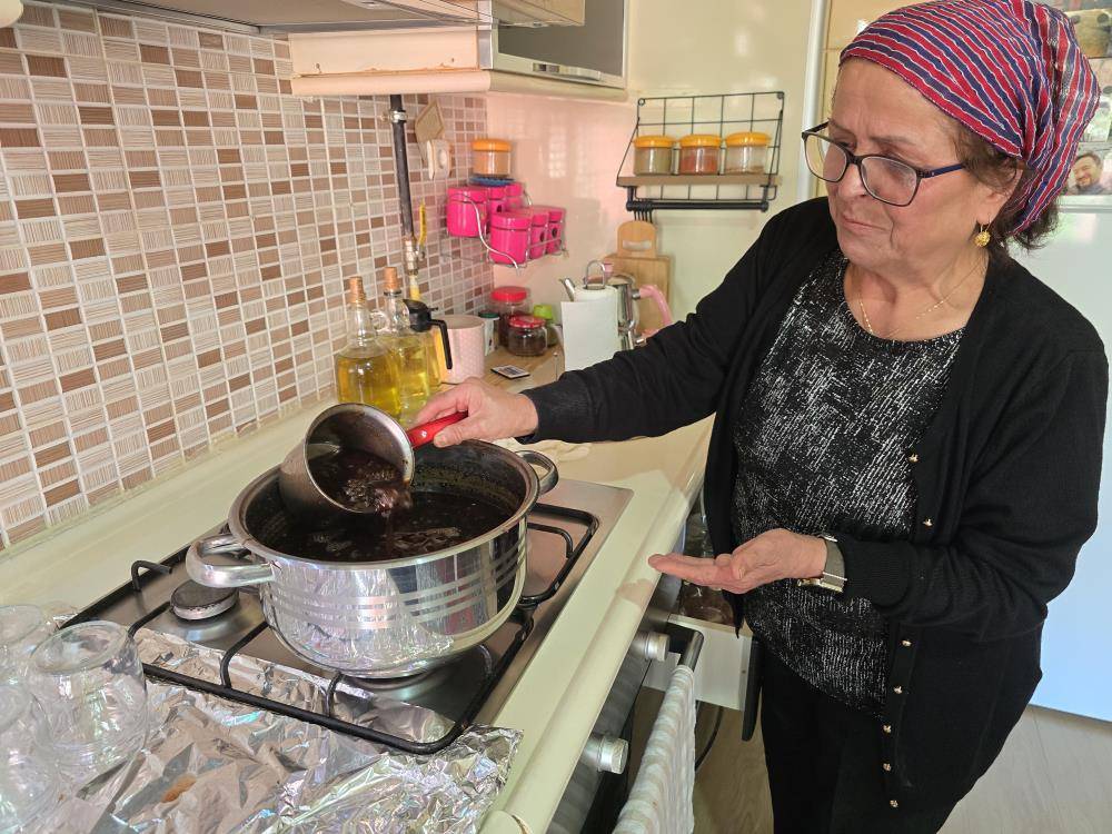 Kozalağın reçeli ve sirkesinden sonra turşusunu da yaptı