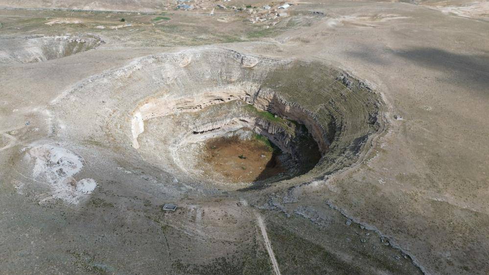 Yağışlar Konya'daki o göle bereket getirmedi; damla su yok
