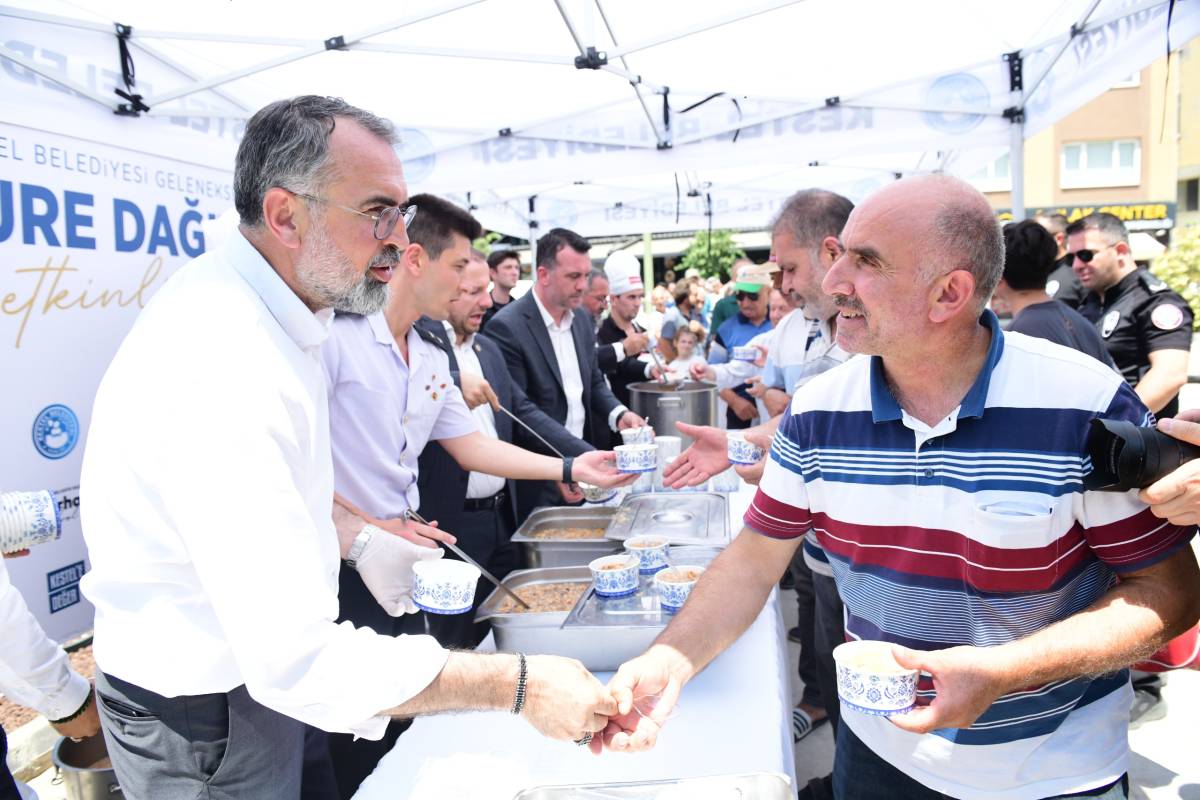 Kestel'de geleneksel aşure dağıtımına yoğun ilgi